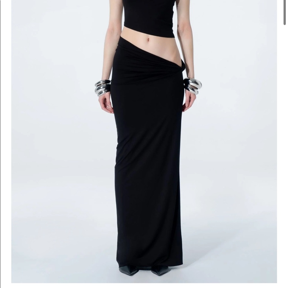 BNWT The Kript Maxi Skirt